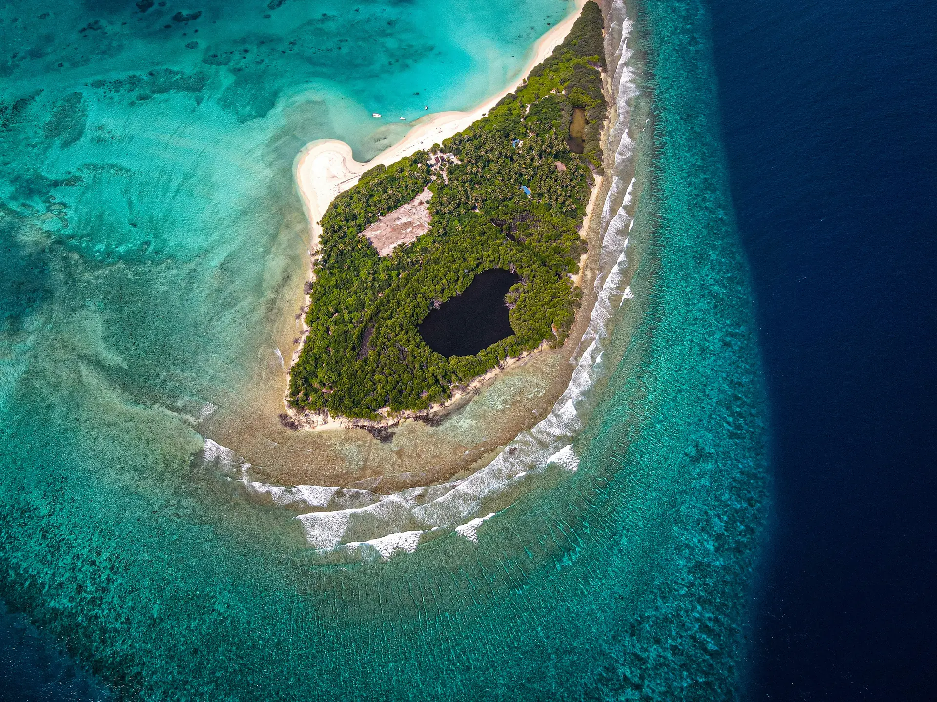 Ahivaffushi